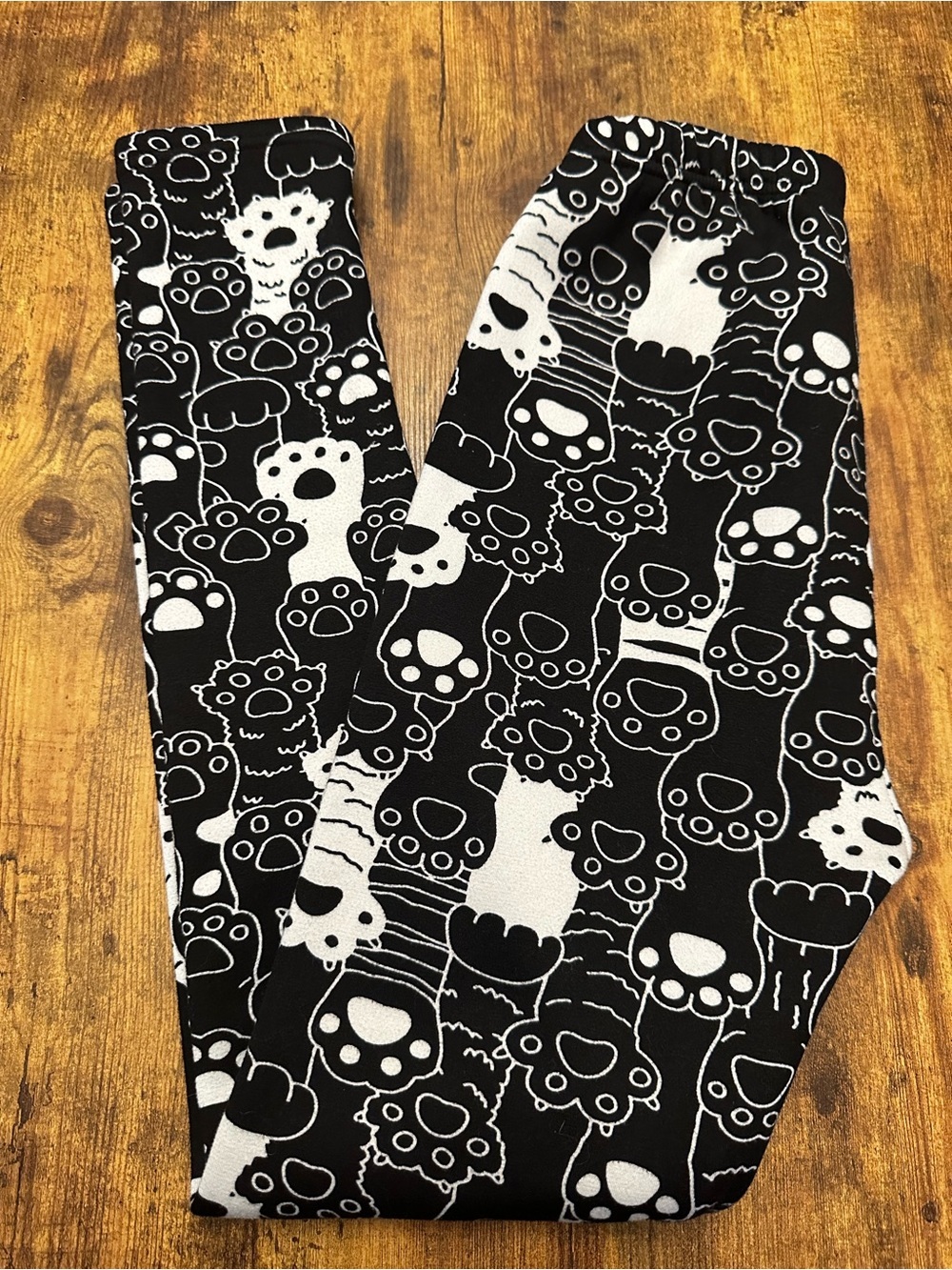 Cozy Casual Black & White Paw Print Leggings #245
